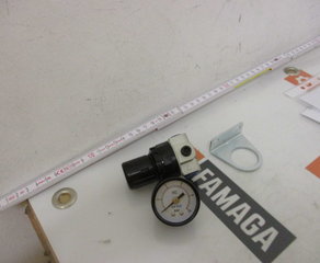 Регулятор давления
Reduktor ciśnienia z manometrem i wspornikiem
1/4