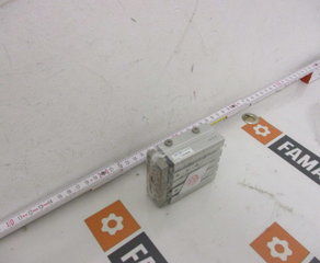 Трехосевой цилиндр
Siłownik kompaktowy z prowadnicami ślizgowymi Airtac